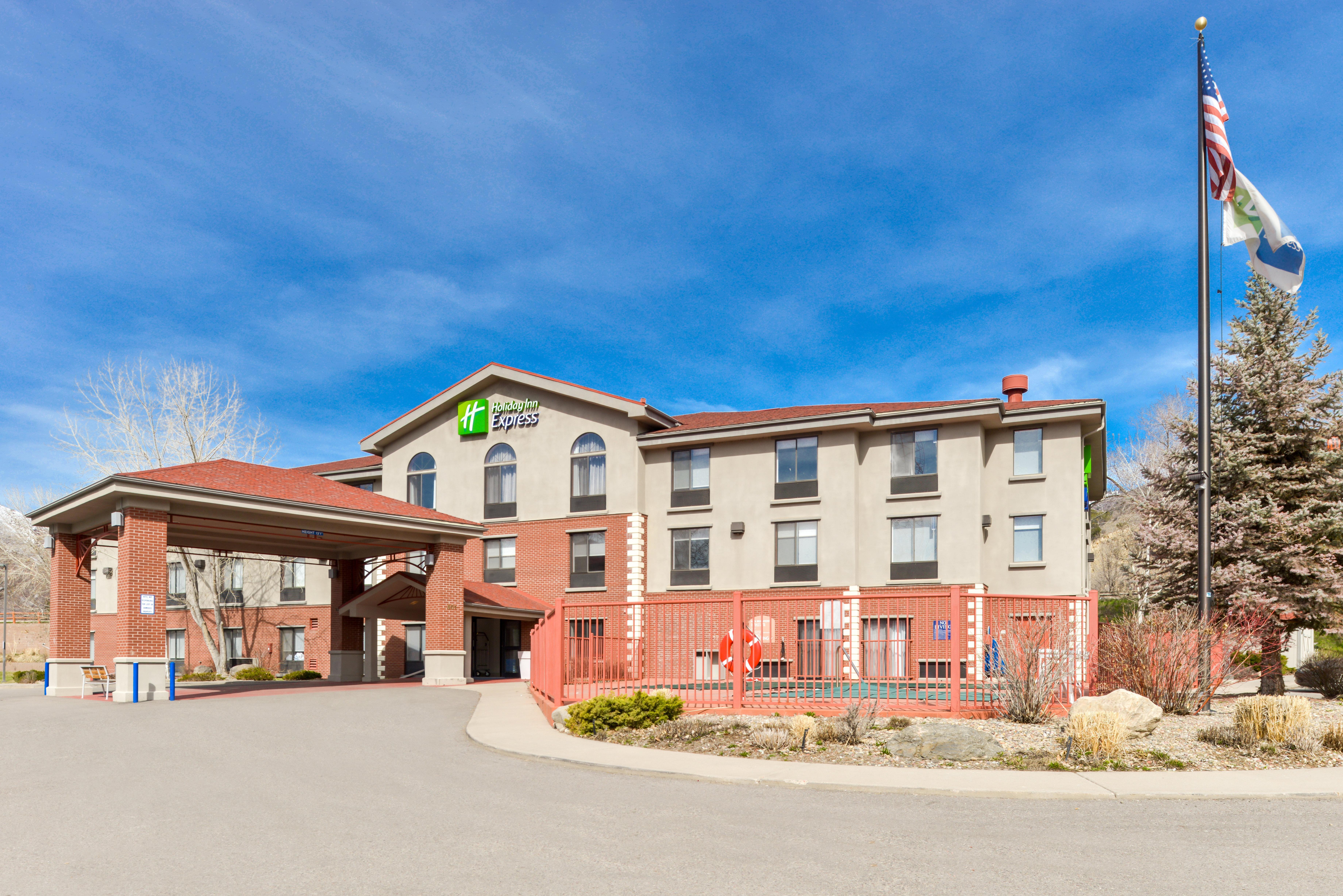 Holiday Inn Express Glenwood Springs Aspen Area, An Ihg Hotel Exterior photo